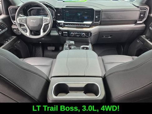 Used 2024 Chevrolet Silverado 1500 LT Trail Boss w/ LT Trail Boss Premium Package AWD/4WD image 14