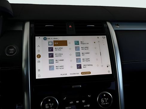 New 2025 Land Rover Discovery Dynamic SE image 24