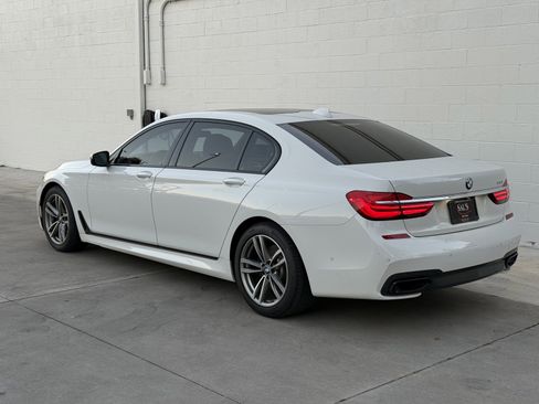 Used 2018 BMW 740i image 5