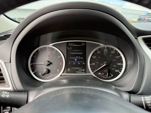 Used 2018 Nissan Sentra SR w/ Technology Package FWD image 10