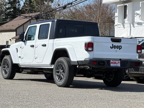 New 2026 Jeep Gladiator Sport image 5