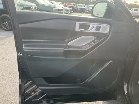 Used 2022 Ford Explorer ST w/ Equipment Group 401A AWD/4WD image 17