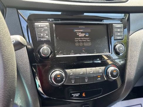 Used 2022 Nissan Rogue Sport S AWD/4WD image 23