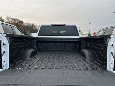New 2026 GMC Sierra 2500 SLE w/ SLE Value Package; image 8