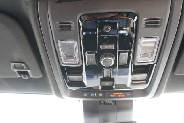 Used 2026 GMC Yukon Denali Ultimate w/ LPO, Floor Liner Package AWD/4WD image 43