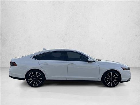 Used 2024 Honda Accord Touring image 4