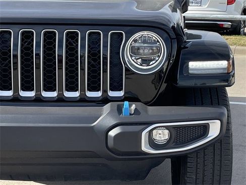 Used 2022 Jeep Wrangler Unlimited Sahara image 8