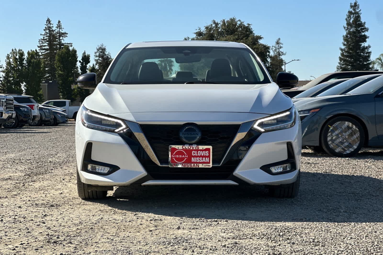 Used 2023 Nissan Sentra SR w/ SR Premium Package FWD image 11