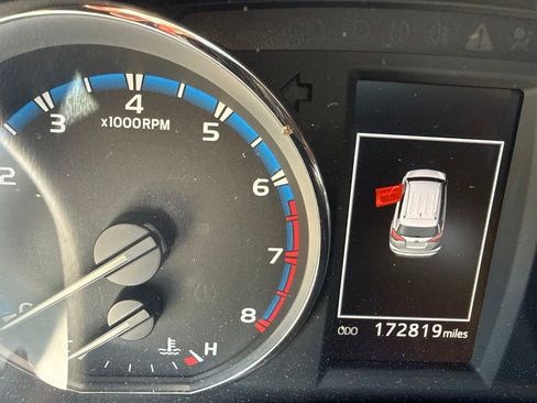 Used 2017 Toyota RAV4 Limited w/ Advanced Technology Package FWD image 10