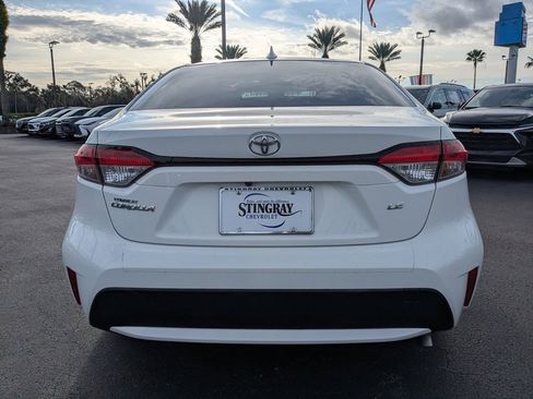 Used 2021 Toyota Corolla LE image 5