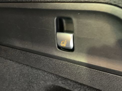 Certified 2022 Mercedes-Benz GLC 300 4MATIC w/ Driver Assistance Package image 12