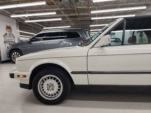 Used 1987 BMW 325i Convertible image 8