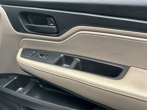 Used 2018 Honda Odyssey EX-L image 22