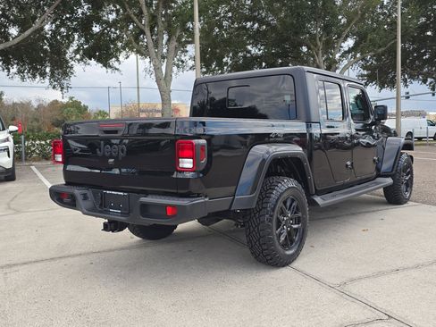 Used 2022 Jeep Gladiator Sport image 8