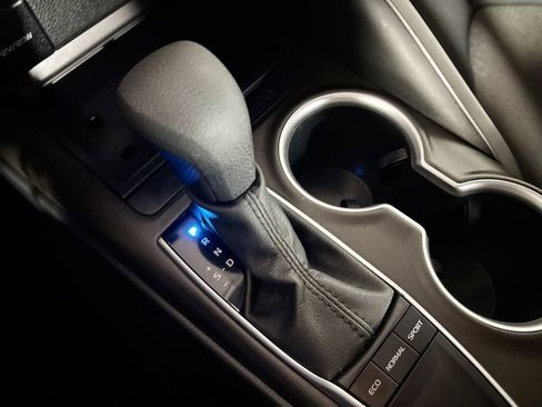 Used 2022 Toyota Camry LE image 17