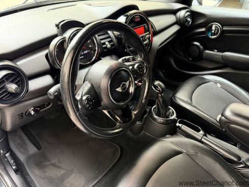 Used 2015 MINI Cooper 4-Door Hardtop image 11