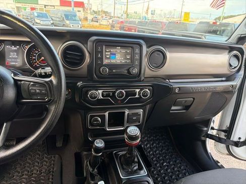 Used 2018 Jeep Wrangler Unlimited Sport image 20