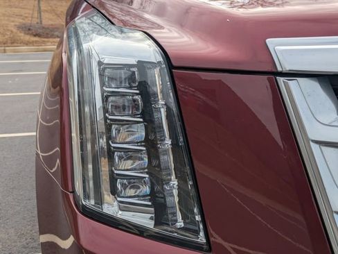 Used 2018 Cadillac Escalade Premium Luxury image 10
