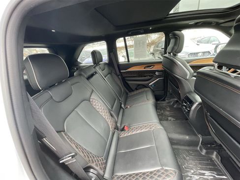 Used 2023 Jeep Grand Cherokee Summit image 23