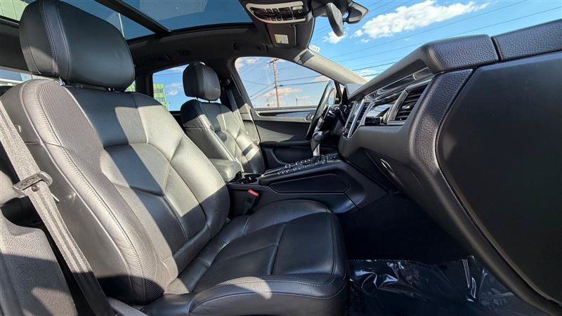 Used 2017 Porsche Macan S AWD/4WD image 38