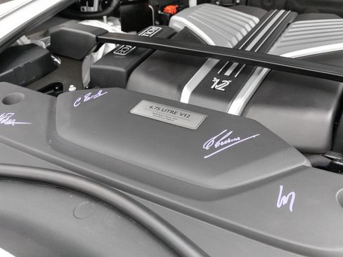 Used 2024 Rolls-Royce Phantom Extended Wheelbase w/ Leather Finishing Pack image 34