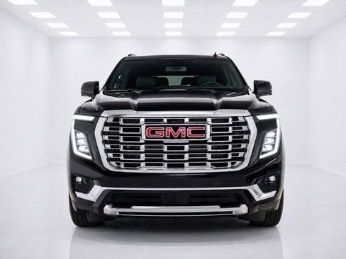 Used 2026 GMC Yukon Denali w/ Sun & Power Step Package AWD/4WD image 2