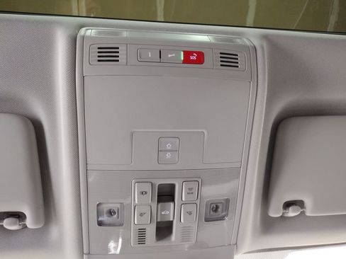 New 2025 Volkswagen Taos SE image 32