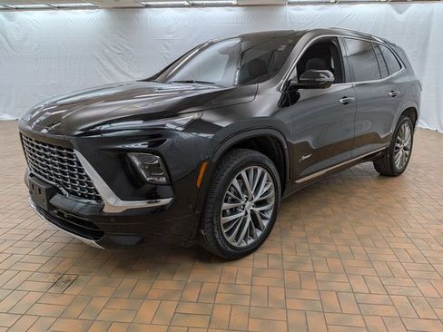 Used 2025 Buick Enclave Avenir w/ Super Cruise Package image 3
