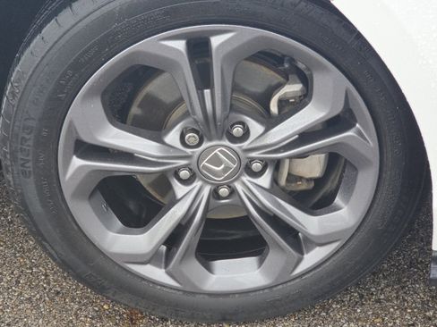 Used 2023 Honda Accord EX image 9