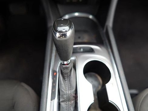 Used 2020 Chevrolet Malibu LT image 23