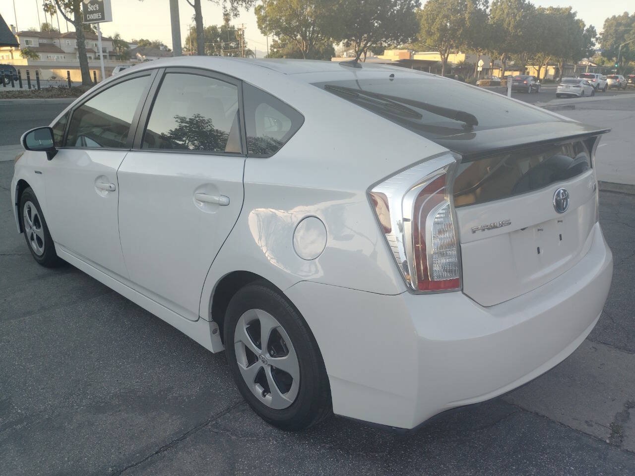 Used 2012 Toyota Prius Three FWD image 2