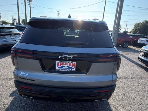 New 2027 Chevrolet Traverse LT w/ Midnight/Sport Edition FWD image 9