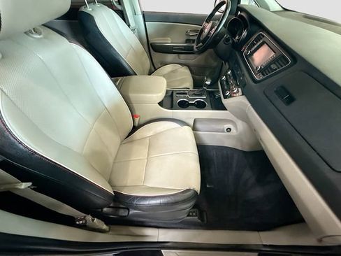 Used 2021 Kia Sedona EX image 29