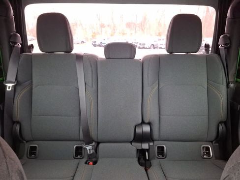 Used 2025 Jeep Gladiator Sport image 13