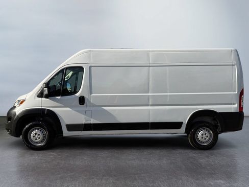 Used 2025 RAM ProMaster 2500 w/ Convenience Group FWD image 8