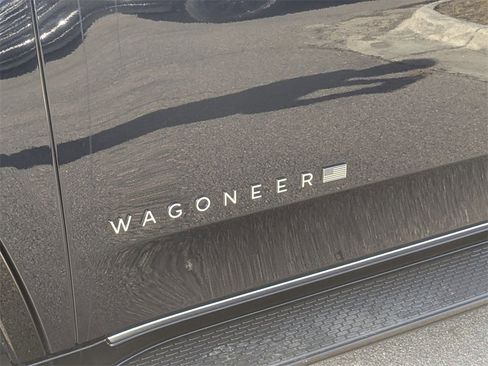 Used 2025 Jeep Wagoneer Series II image 10