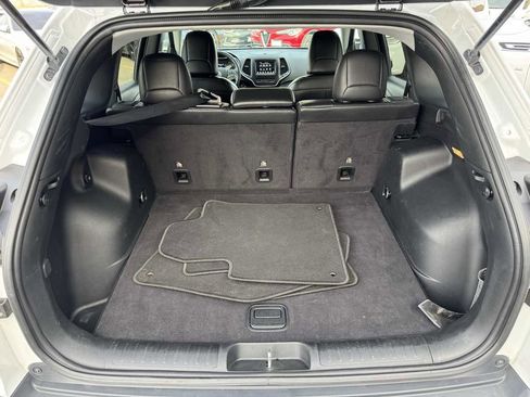 Used 2019 Jeep Cherokee Latitude Plus w/ Cold Weather Group image 42