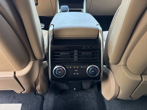 New 2026 Land Rover Range Rover SE AWD/4WD image 17
