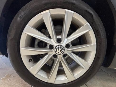 Used 2017 Volkswagen Golf Alltrack SE AWD/4WD image 14