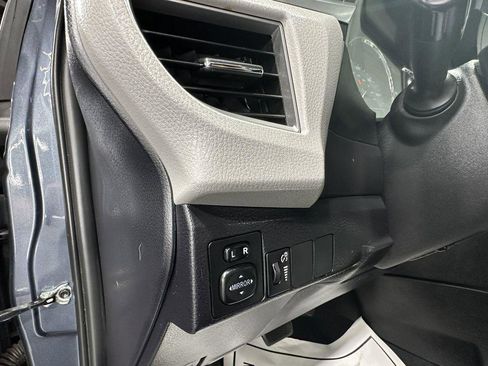 Used 2016 Toyota Corolla LE image 14