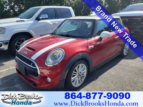 Used 2017 MINI Cooper S FWD image 1