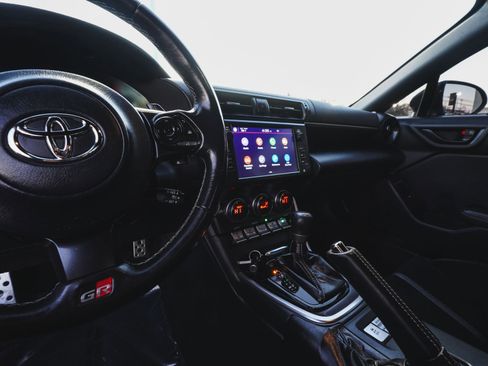 Used 2022 Toyota GR86 Premium image 18