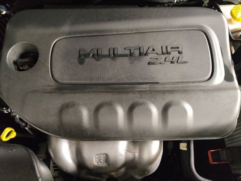 Used 2019 Jeep Cherokee Latitude w/ Popular Appearance Group image 30