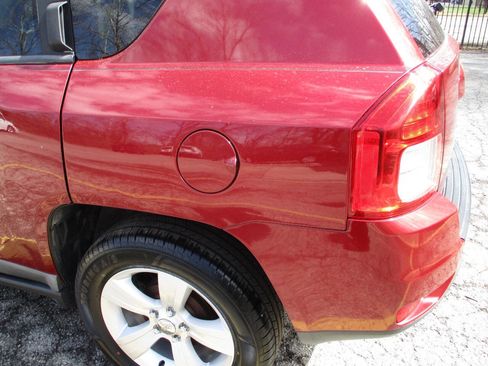 Used 2011 Jeep Compass Sport w/ Sun/Sound Group image 16