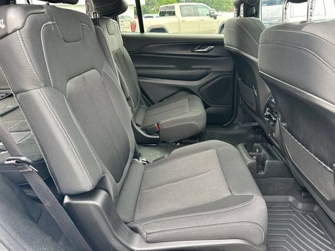 Used 2024 Jeep Grand Cherokee L Laredo RWD image 16