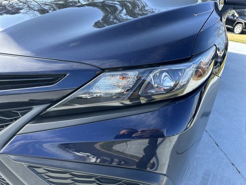 Certified 2021 Toyota Camry SE image 6