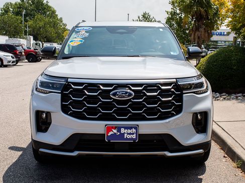 Used 2026 Ford Explorer Platinum w/ LUX Leather Package AWD/4WD image 2
