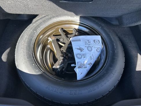 Used 2019 Jeep Cherokee Limited image 37