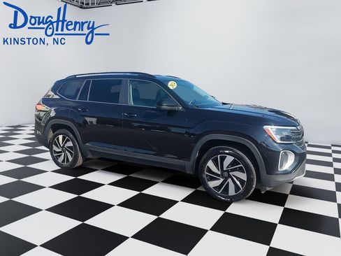 Used 2024 Volkswagen Atlas SE AWD/4WD image 7