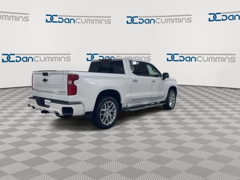 Used 2024 Chevrolet Silverado 1500 High Country w/ High Country Premium Package AWD/4WD image 8